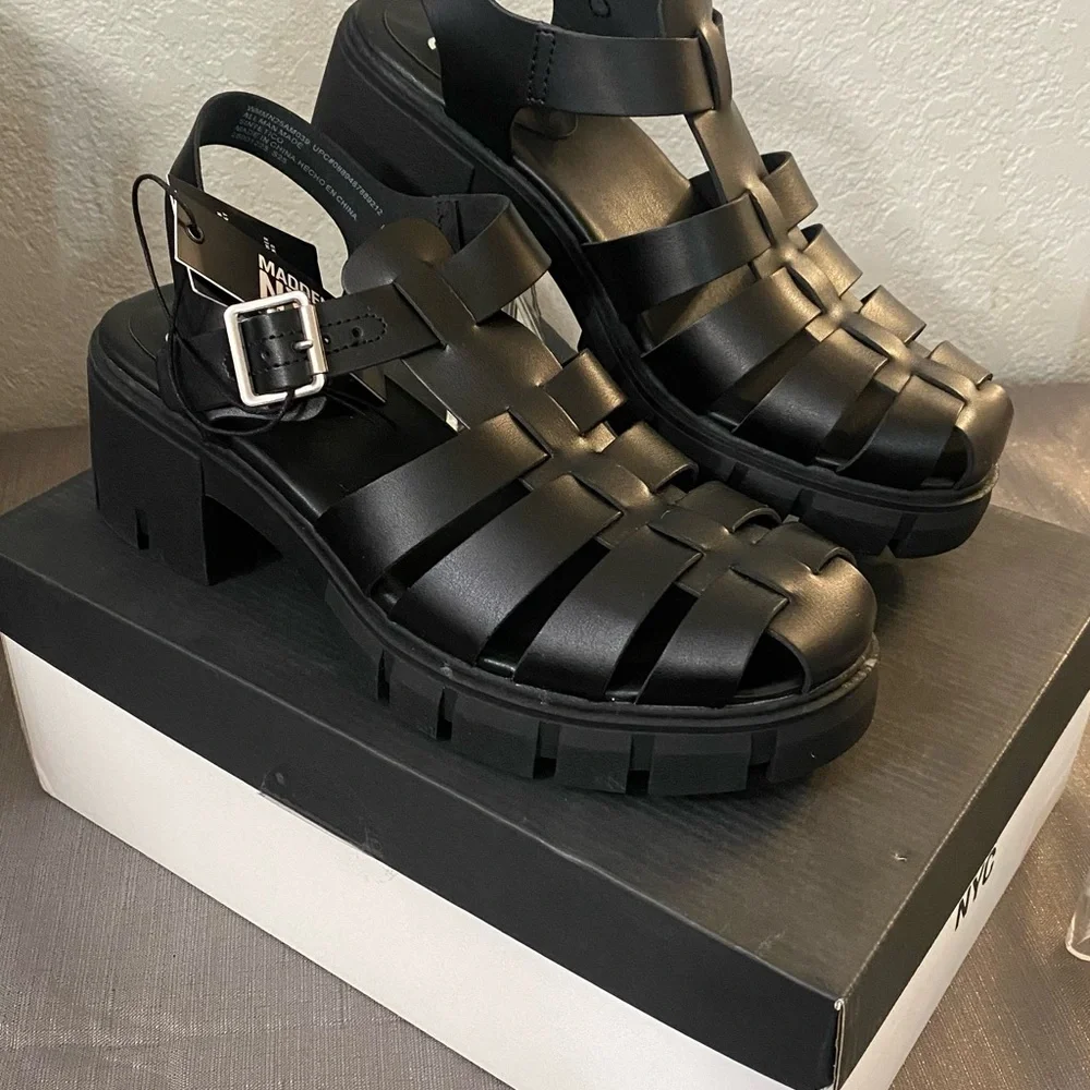 Trendy Black Platform Sandals - Picture 1 of 4